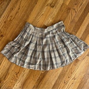 Pleated plaid brown mini skirt